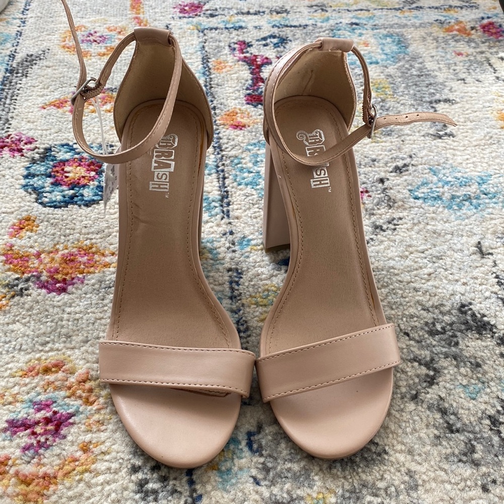NWT Nude Heels